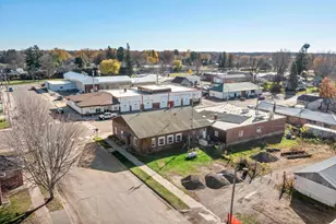 205 2nd St SW, Braham, MN 55006 - Photo 1