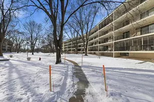 10531 Cedar Lake Rd, Hopkins, MN 55305 - Photo 9