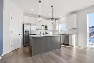 11725 35th St N, Lake Elmo, MN 55042 - Photo 3