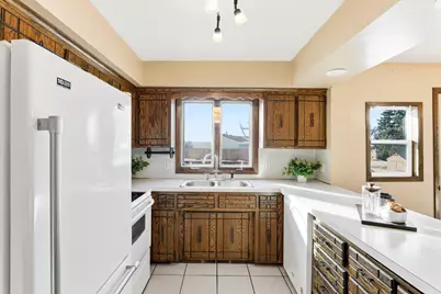 5736 Matterhorn Drive NE, Fridley, MN 55432 - Photo 9