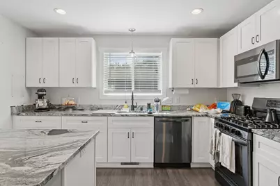 2084 Reaney Avenue E, Saint Paul, MN 55119 - Photo 9