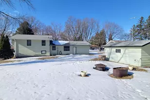 535 E Highland Park Dr NE, Hutchinson, MN 55350 - Photo 3