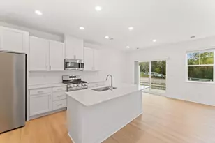 10529 Harbor Ln, Maple Grove, MN 55369 - Photo 3