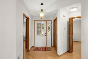 2817 Jordan Dr, Woodbury, MN 55125 - Photo 25