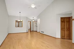 2817 Jordan Dr, Woodbury, MN 55125 - Photo 9