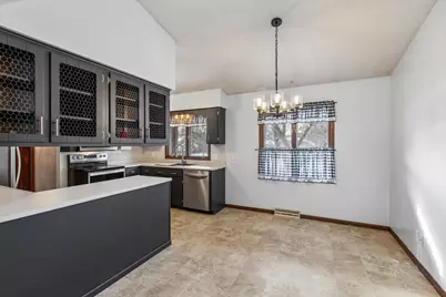 16108 Kensington Court, Minnetonka, MN 55345 - Photo 5