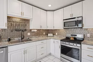 613 Harrison St NE, Minneapolis, MN 55413 - Photo 9