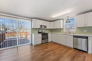 1041 Western Ave N, Saint Paul, MN 55117 - Photo 17