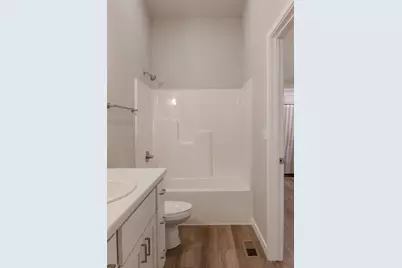 3246 36th Avenue S, Moorhead, MN 56560 - Photo 13