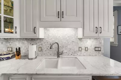 2017 Girard Avenue S, Minneapolis, MN 55405 - Photo 31