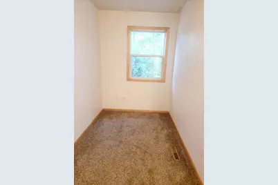 3049 Chamberlain Street N #4, Maplewood, MN 55109 - Photo 9