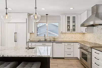 11800 36th Avenue N, Plymouth, MN 55441 - Photo 5