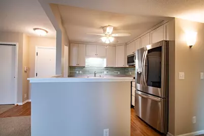 4710 58th Avenue N #303, Crystal, MN 55429 - Photo 9