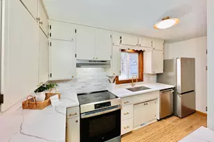 9052 Jackson Ave, Circle Pines, MN 55014 - Photo 5