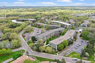 10411 Cedar Lake Rd, Minnetonka, MN 55305 - Photo 37