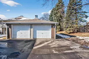 1046 E Travelers Trail, Burnsville, MN 55337 - Photo 25