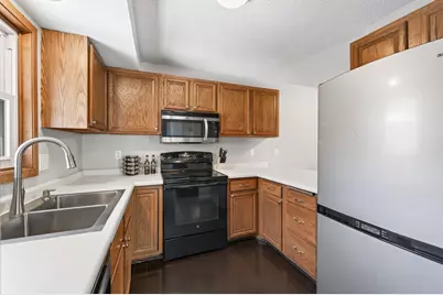 1046 E Travelers Trail #39, Burnsville, MN 55337 - Photo 11