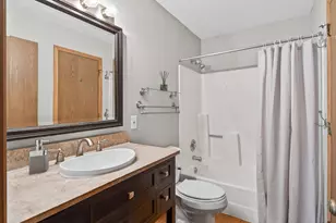 1046 E Travelers Trail, Burnsville, MN 55337 - Photo 17