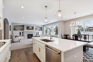 5855 Zanzibar Ln N, Plymouth, MN 55446 - Photo 5