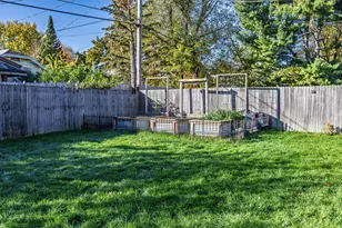 2 Belvidere St E, Saint Paul, MN 55107 - Photo 5