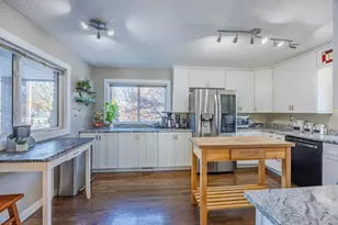 2 Belvidere St E, Saint Paul, MN 55107 - Photo 13