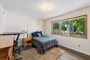 605 E 70th St, Richfield, MN 55423 - Photo 9