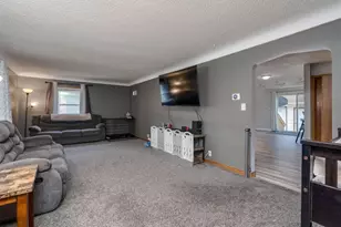 510 N 4th St, Le Sueur, MN 56058 - Photo 5