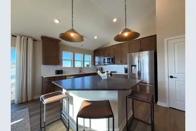 1649 Lund Way, Shakopee, MN 55379 - Photo 5