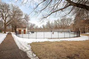 10451 Greenbrier Rd, Minnetonka, MN 55305 - Photo 19