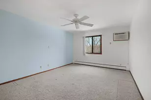 10451 Greenbrier Rd, Minnetonka, MN 55305 - Photo 9