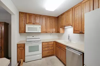 10451 Greenbrier Road #211, Minnetonka, MN 55305 - Photo 7