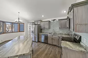 13416 Parkwood Dr, Burnsville, MN 55337 - Photo 5