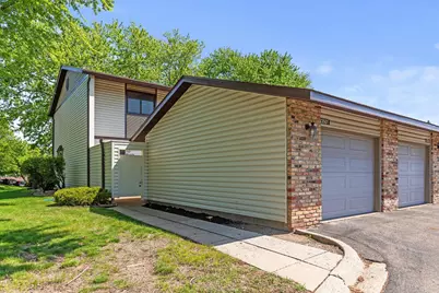 13501 Heather Hills Drive, Burnsville, MN 55337 - Photo 3
