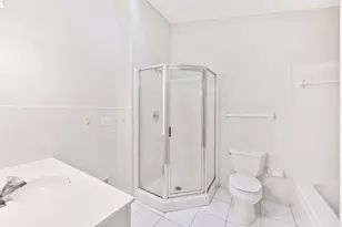 204 Central Ave S, Wayzata, MN 55391 - Photo 15