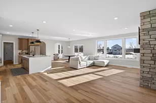 2388 Laurie Ct, Roseville, MN 55113 - Photo 7