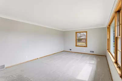 1955 Idaho Avenue E, Saint Paul, MN 55119 - Photo 5