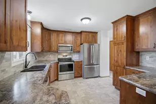 2560 Lamada Pl, Owatonna, MN 55060 - Photo 9