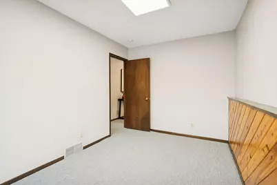 10500 Wyoming Avenue S, Bloomington, MN 55438 - Photo 33