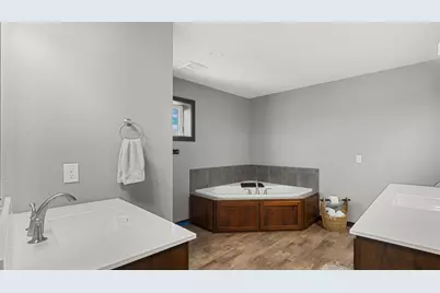 45 Robert, Elrosa, MN 56325 - Photo 27