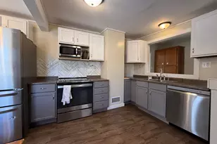 301 4th St SW, Pine Island, MN 55963 - Photo 7