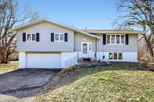 5705 Phoenix St, Golden Valley, MN 55422 - Photo 1