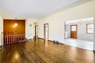 5705 Phoenix St, Golden Valley, MN 55422 - Photo 11