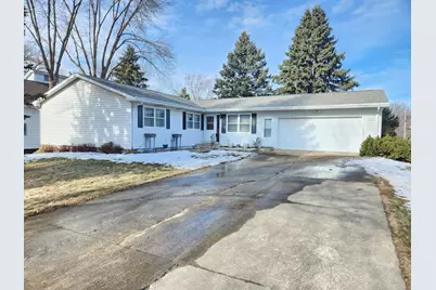 105 E Hawthorne Street, Albert Lea, MN 56007 - Photo 1