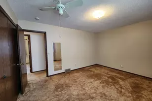 105 E Hawthorne St, Albert Lea, MN 56007 - Photo 25