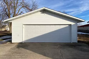 245 N Broadway, Alden, MN 56009 - Photo 3