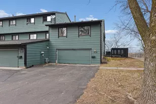 6890 Grenwich Ln N, Oakdale, MN 55128 - Photo 33