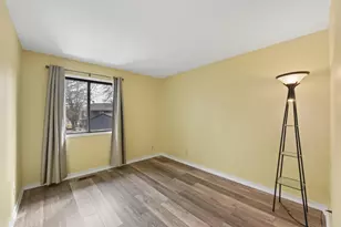 6890 Grenwich Ln N, Oakdale, MN 55128 - Photo 11