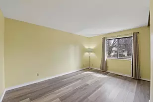 6890 Grenwich Ln N, Oakdale, MN 55128 - Photo 7
