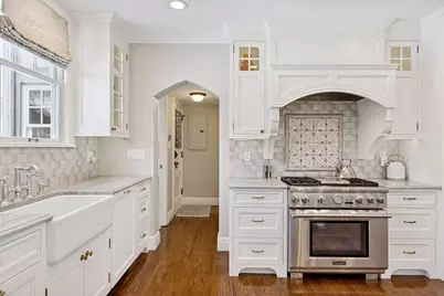 2116 W Lake Of The Isles Parkway, Minneapolis, MN 55405 - Photo 25