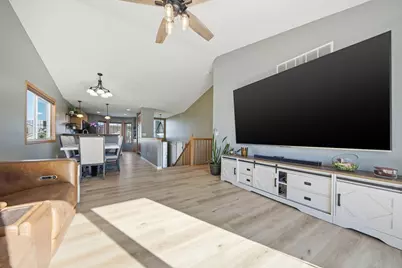 236 Ardennes Avenue E, Shakopee, MN 55379 - Photo 5